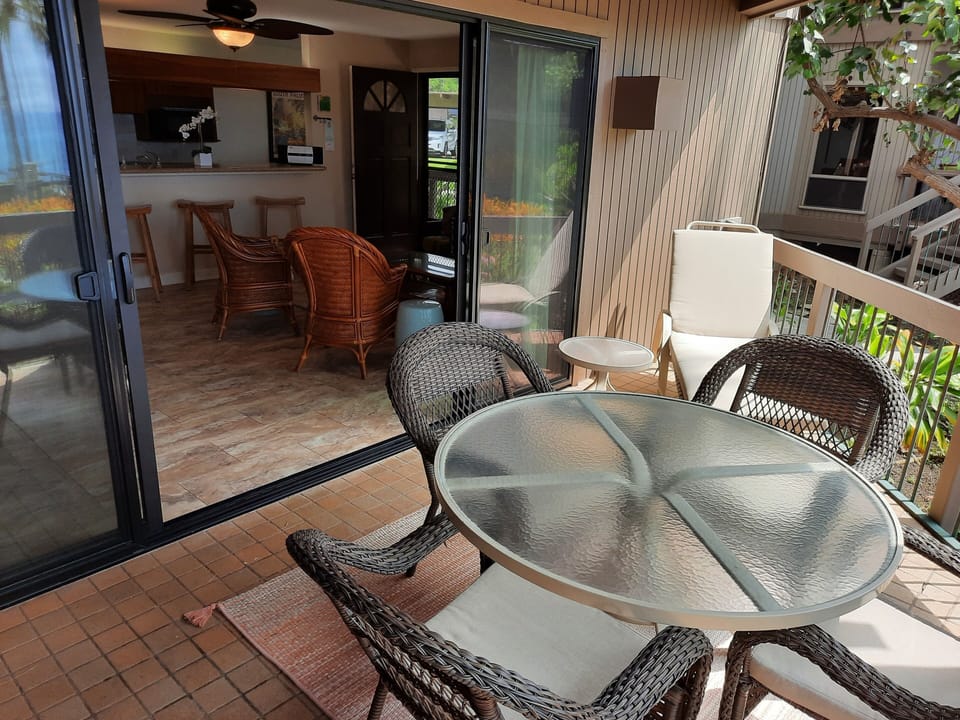 Patio set seats four