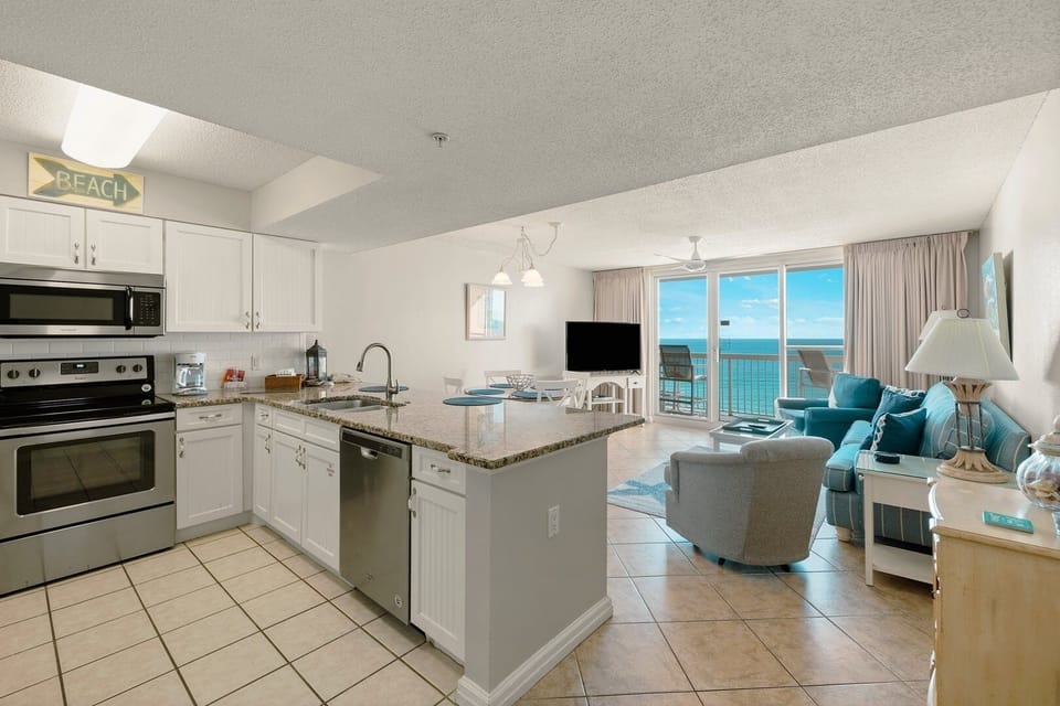 Kitchen & Living Area