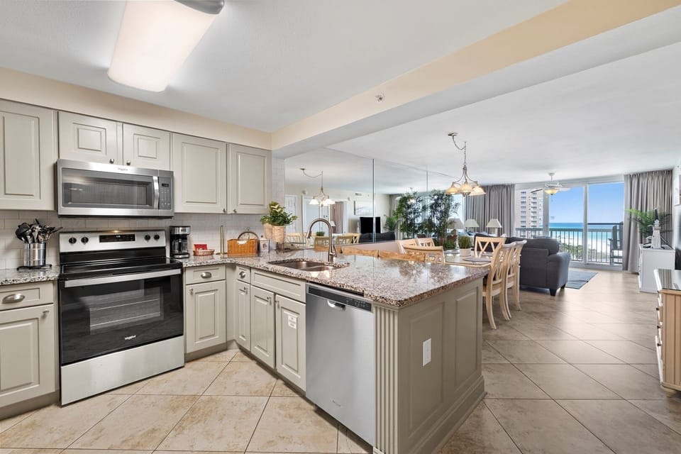 Indoors, Kitchen, Floor, Microwave, Oven