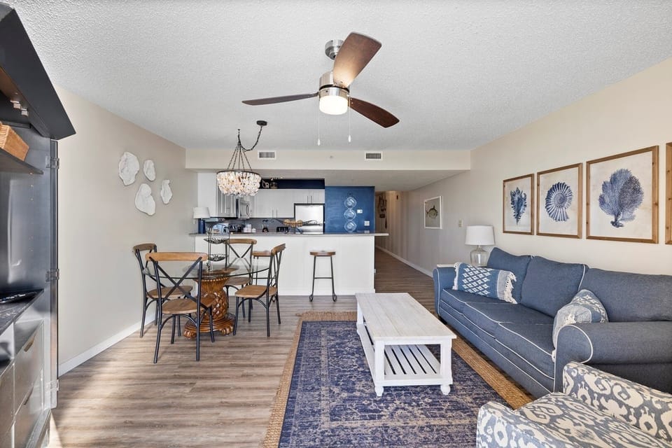 Home Decor, Indoors, Furniture, Table, Dining Room