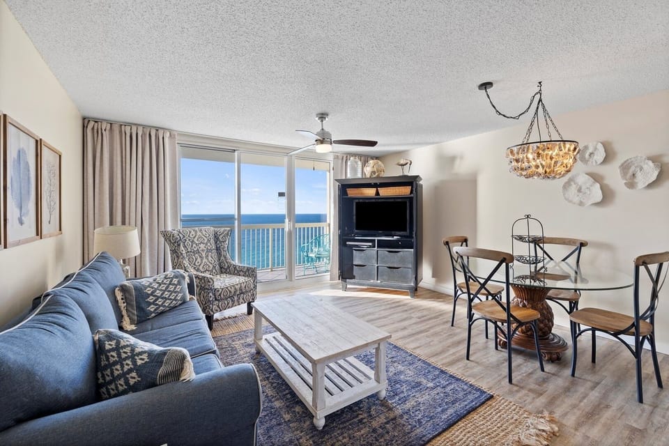 Home Decor, Furniture, Table, Indoors, Ceiling Fan