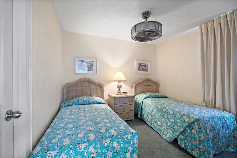 Bed, Bedroom, Furniture, Indoors, Room