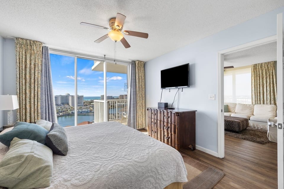 Indoors, Screen, Ceiling Fan, Home Decor, TV