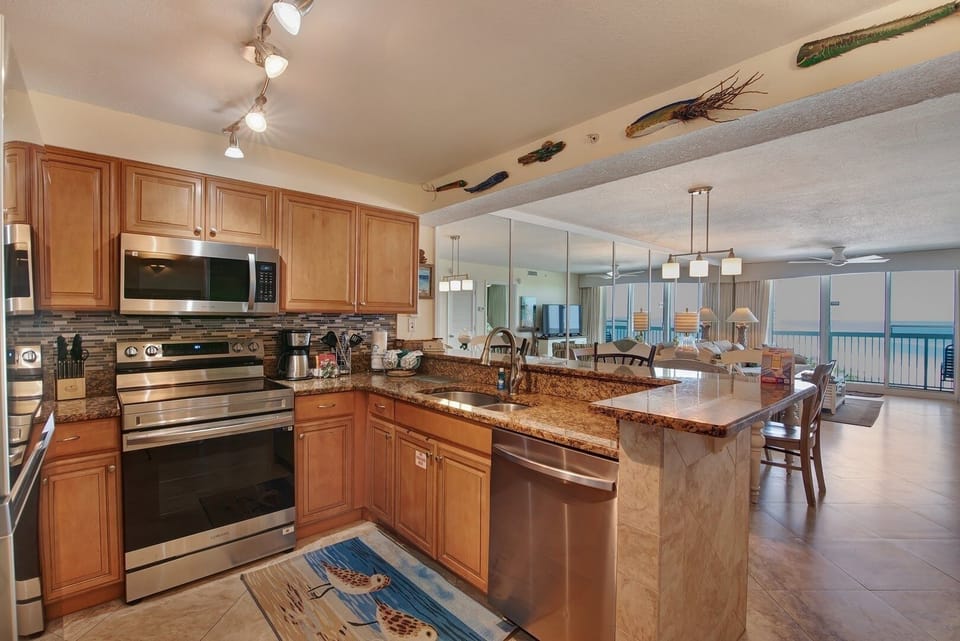 Indoors, Kitchen, Microwave, Oven, Kitchen Island
