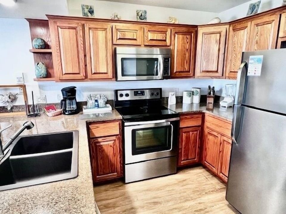 Indoors, Kitchen, Refrigerator, Microwave, Oven