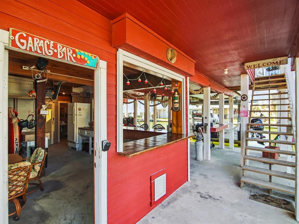 Tiki Bar