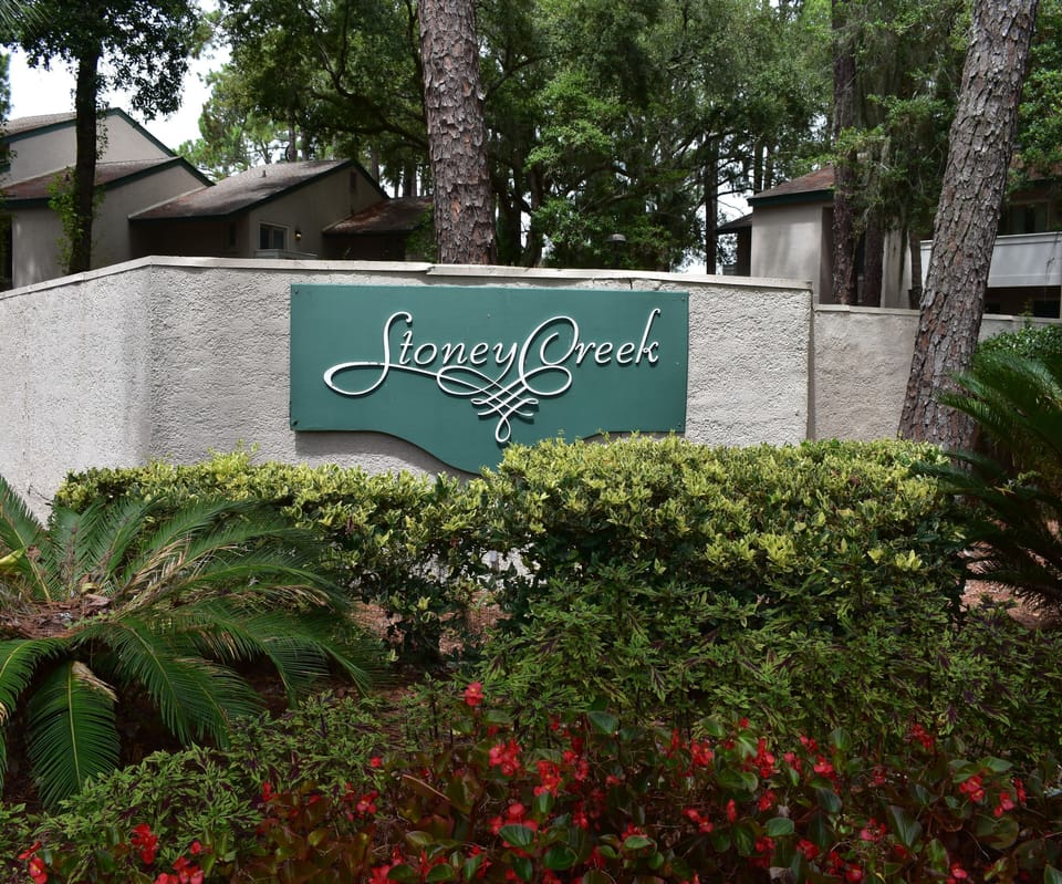Stoney Creek Entrance 