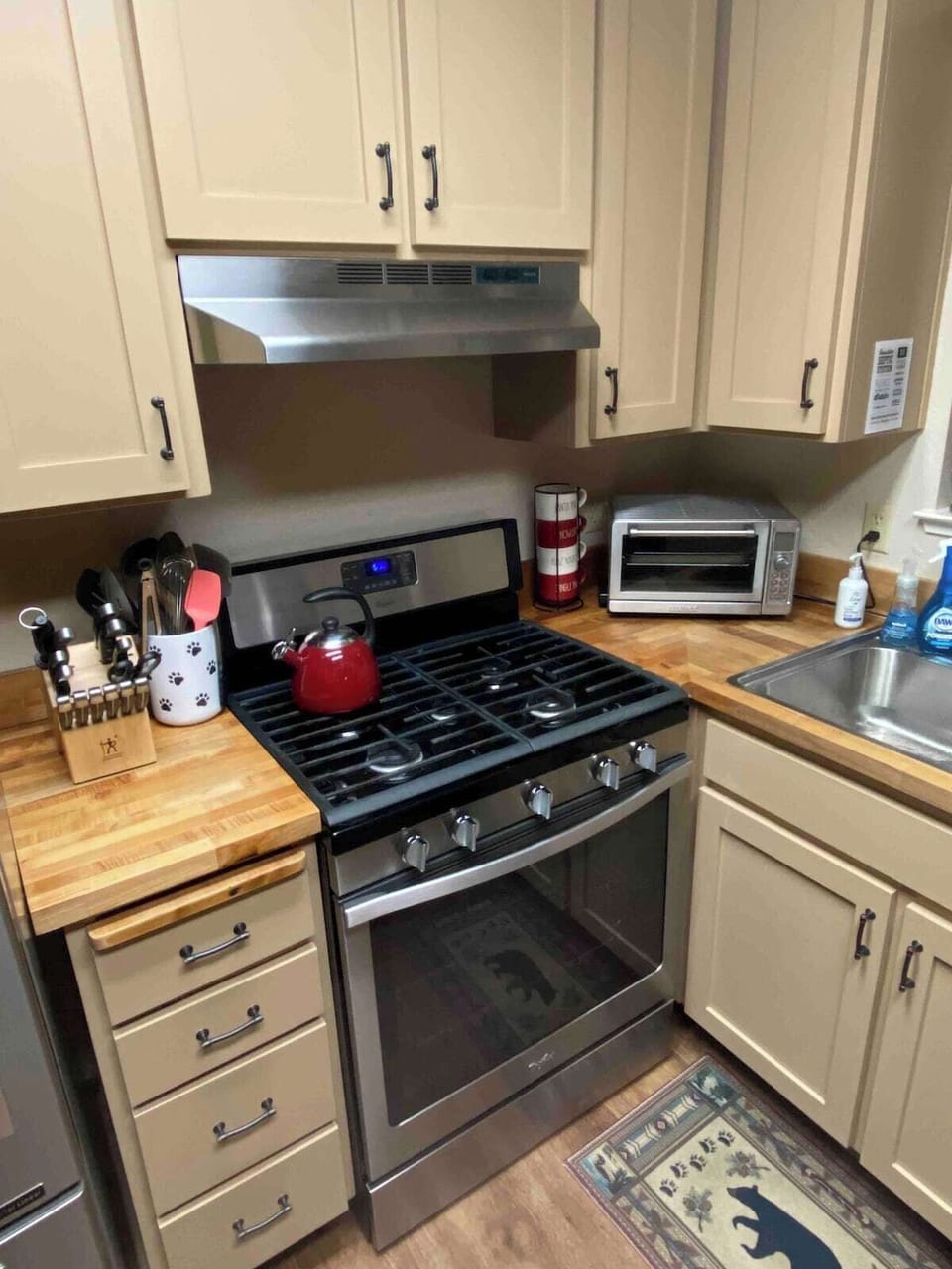 The kitchen is stocked with everything you need for baking, roasting, frying, etc.  Spices, olive oil, balsamic vinegar, salt/pepper, are always stocked too.  