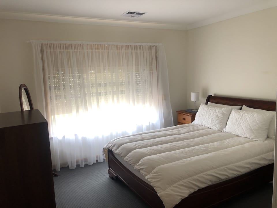 Queen size bed