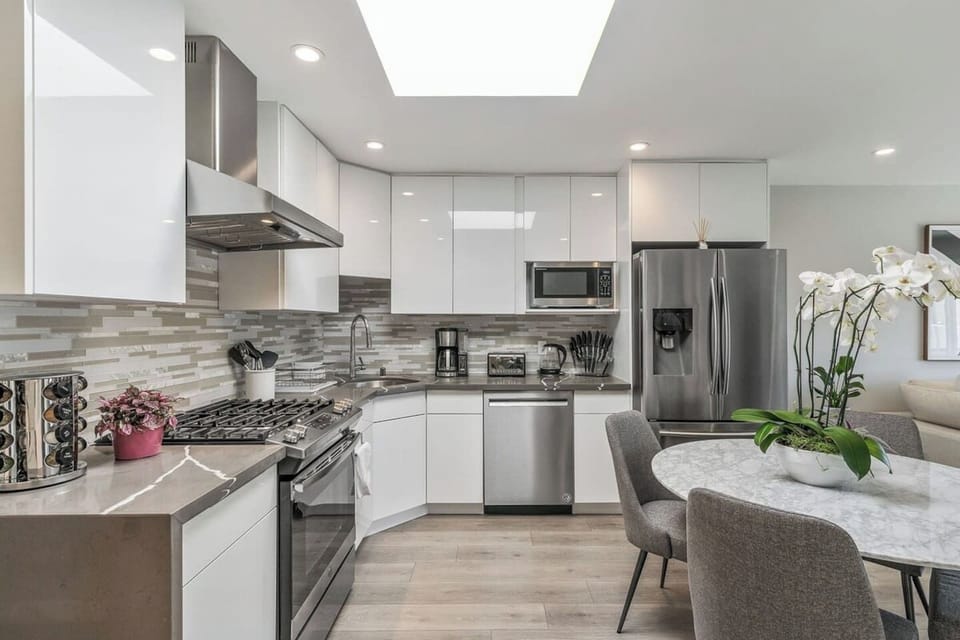 Enjoy preparing and cooking your favorite meal for the whole family or with friends.