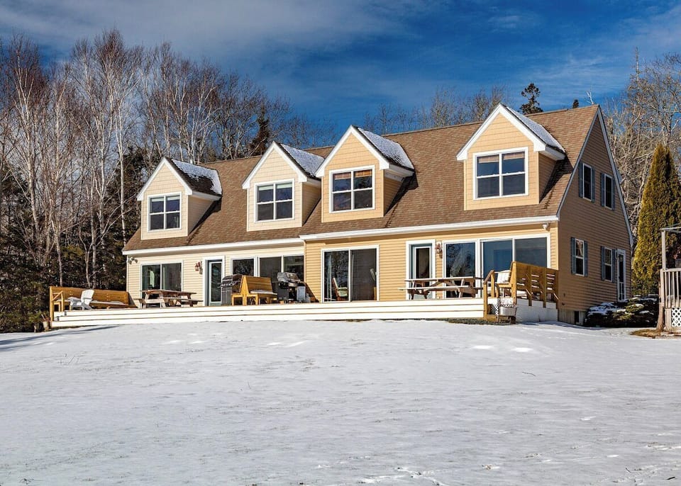 The Chickadee Bay Home shares its outdoor space with the Schooner Bay Home, which can also be booked for additional guests.