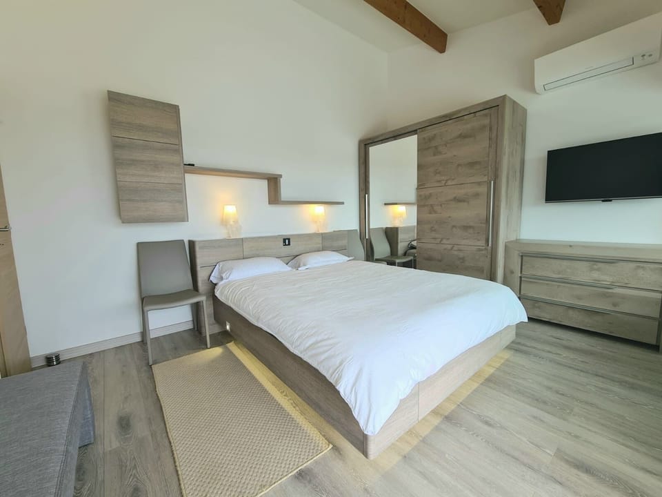 guest room 1
