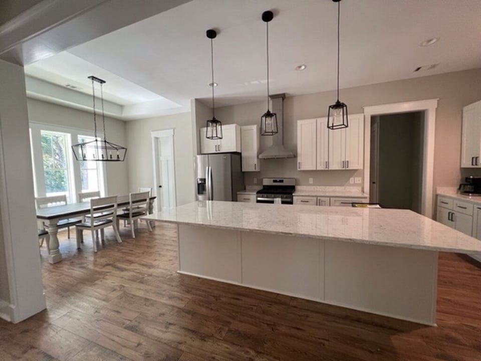 Kitchen and dining area. 