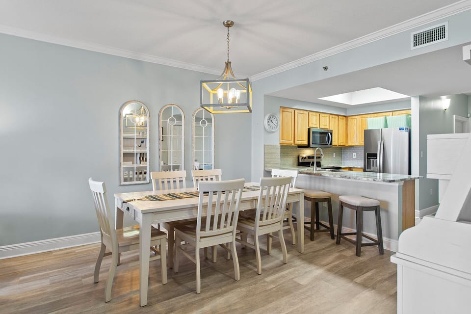 Ariel Dunes II 809 Dining Room