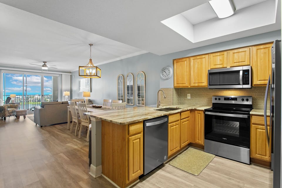 Ariel Dunes II 809 Kitchen