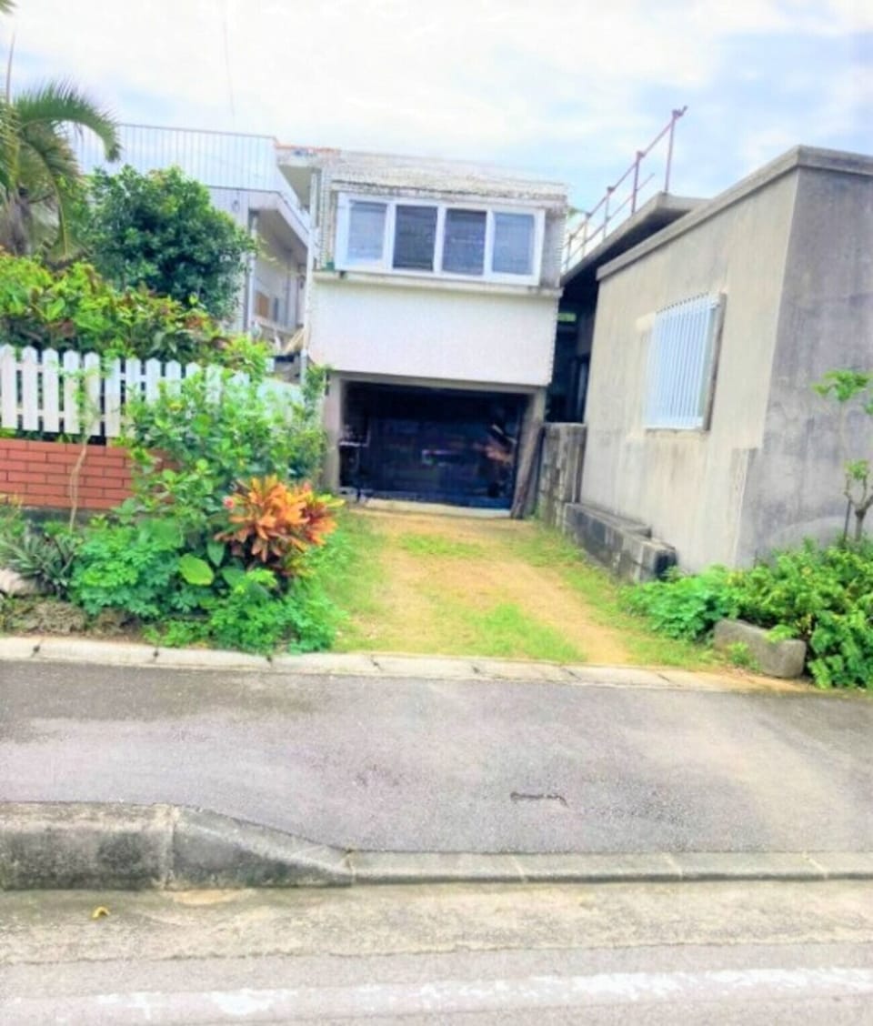 Parking lot for 2 cars