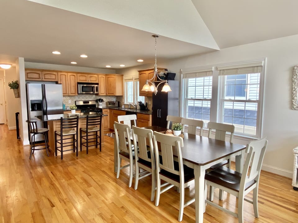 Kitchen / Dining