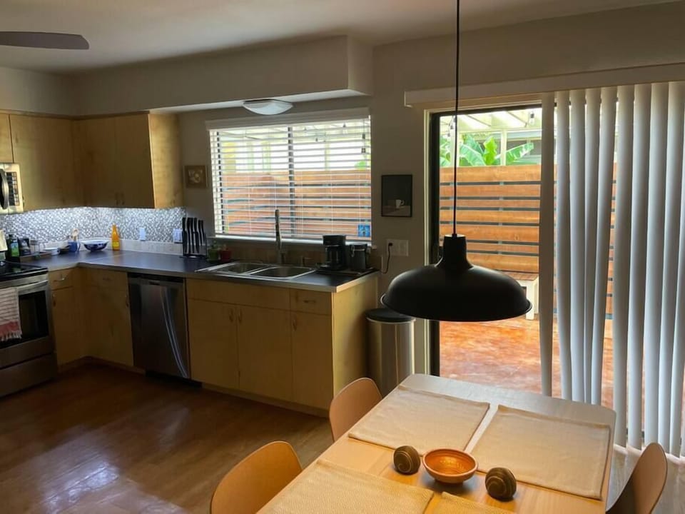 Kitchen/Dining Area