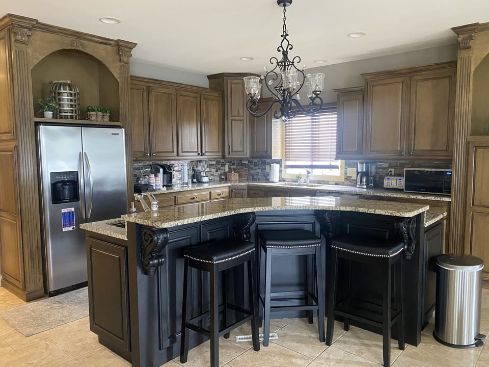 Fully applianced kitchen!