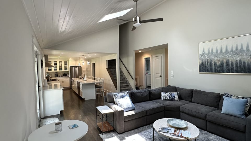 Living room into kitchen 