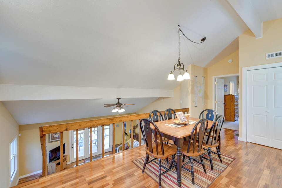 Dining Room | 2nd Floor | Fully Equipped Kitchen | Cooking Basics