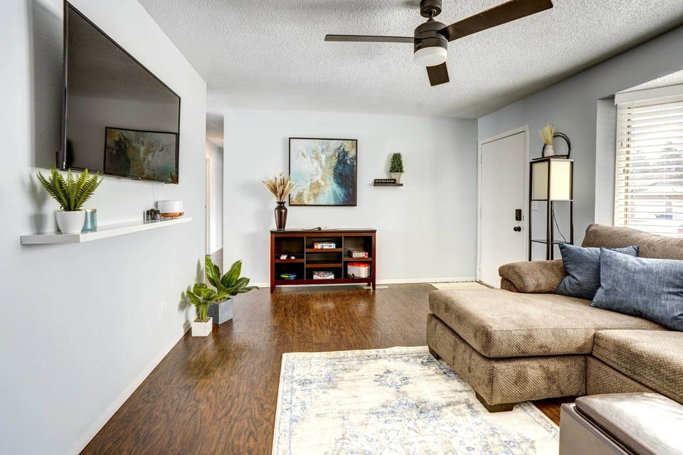 Sioux Falls Vacation Rental | 3BR | 1BA | 936 Sq Ft | Stairs Required to Access