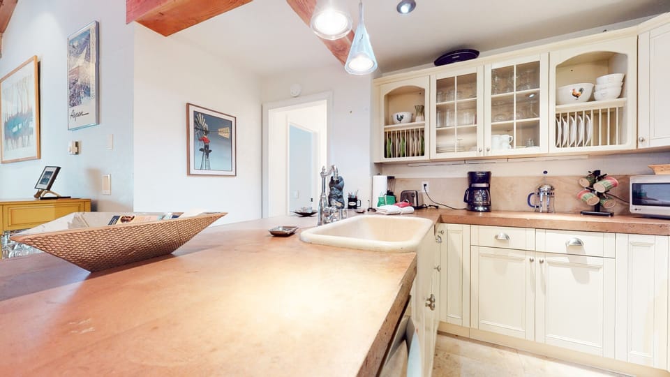 Indoors, Sink Faucet, Sink, Kitchen, Floor