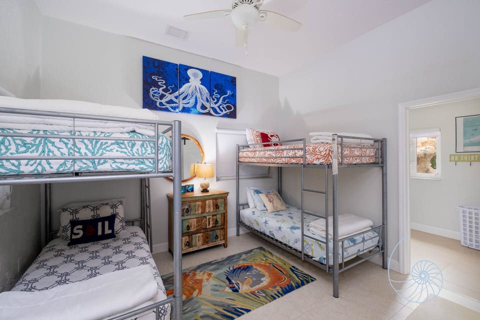 1st Floor Guest Bedroom, 2 Twin Bunks