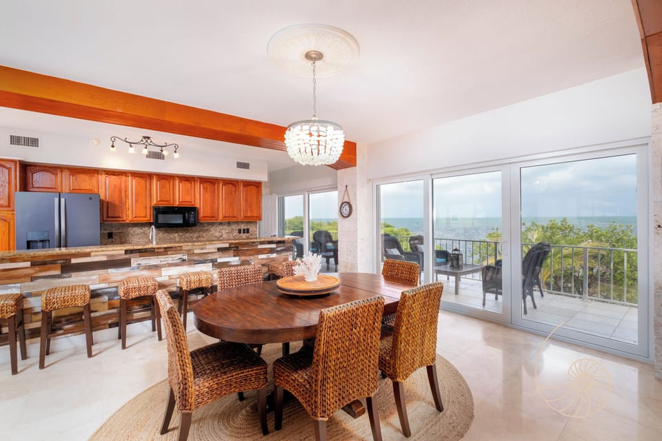 Dining Area, Open Living Space 