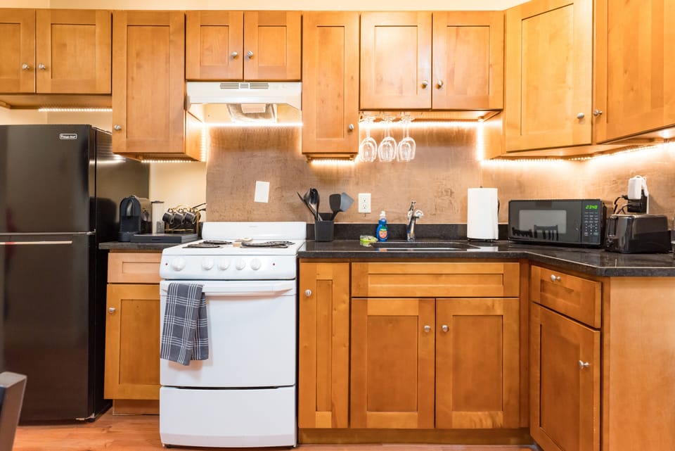 full kitchen