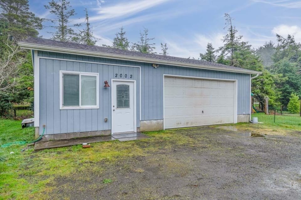 Coastal Guest Studio - Exterior View