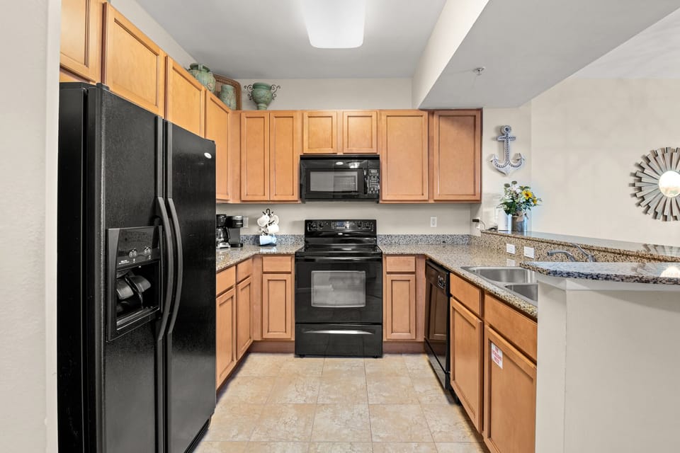 Spacious Kitchen with all the comforts of home, Granite counter tops.