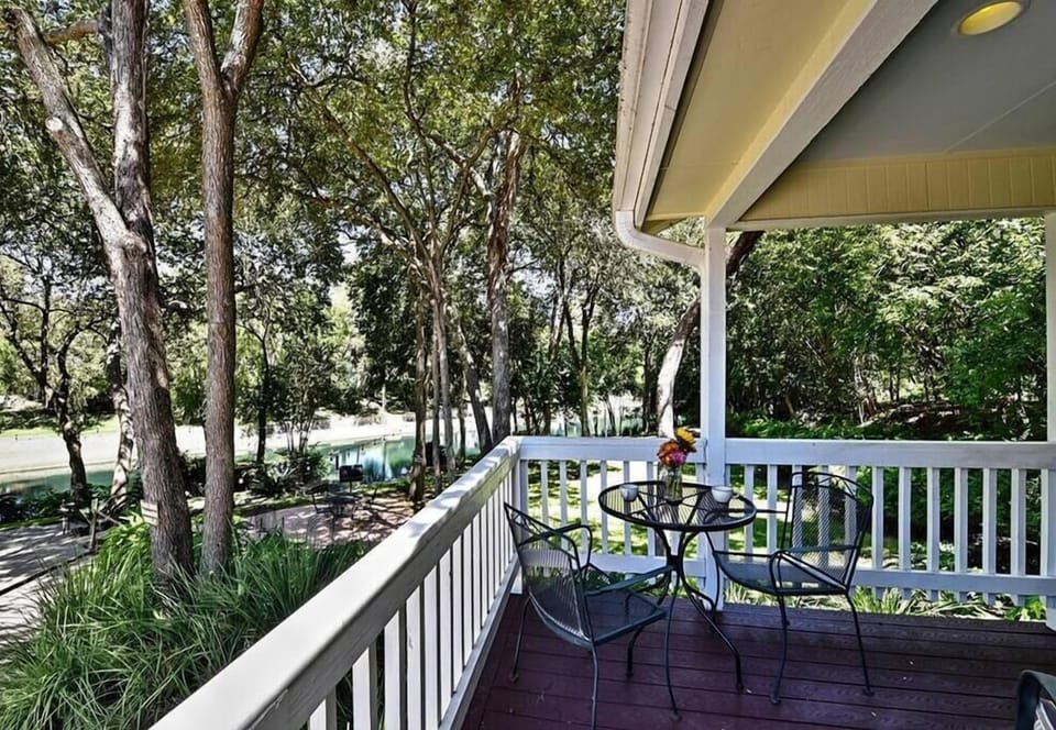 Porch view looking to Comal River
