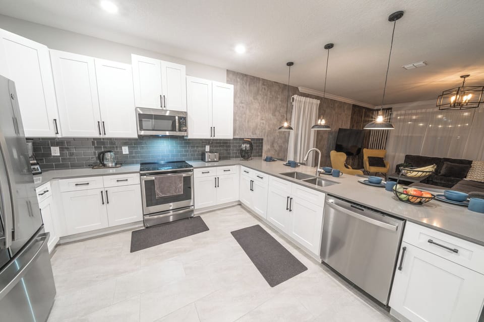 Step into our chef’s paradise, a fully equipped kitchen.