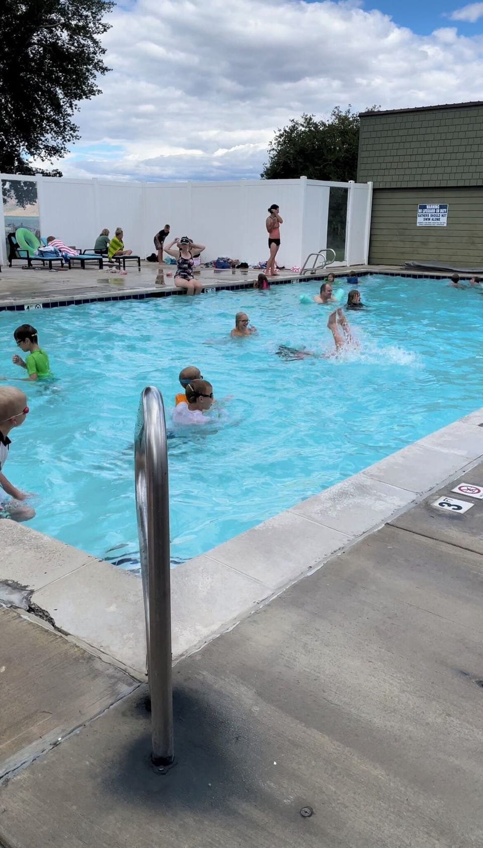 Access to two pools and two hot tubs at Ideal Beach