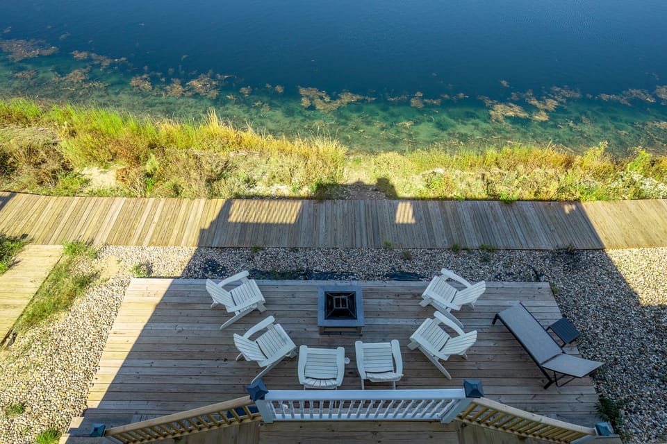 Second Level | Deck