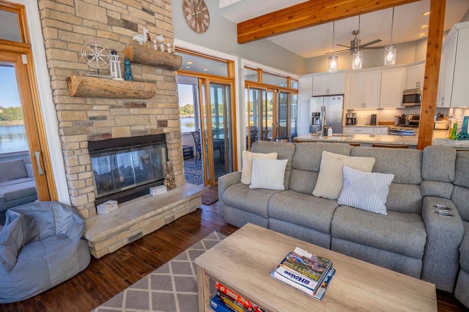 Main Level | Living Room