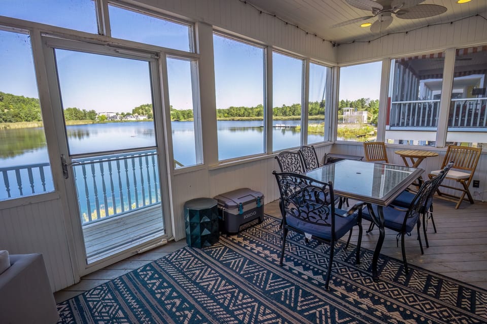 Main Level | Screened In Porch | Dining