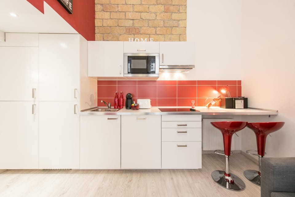 happy home Budapest RED 4