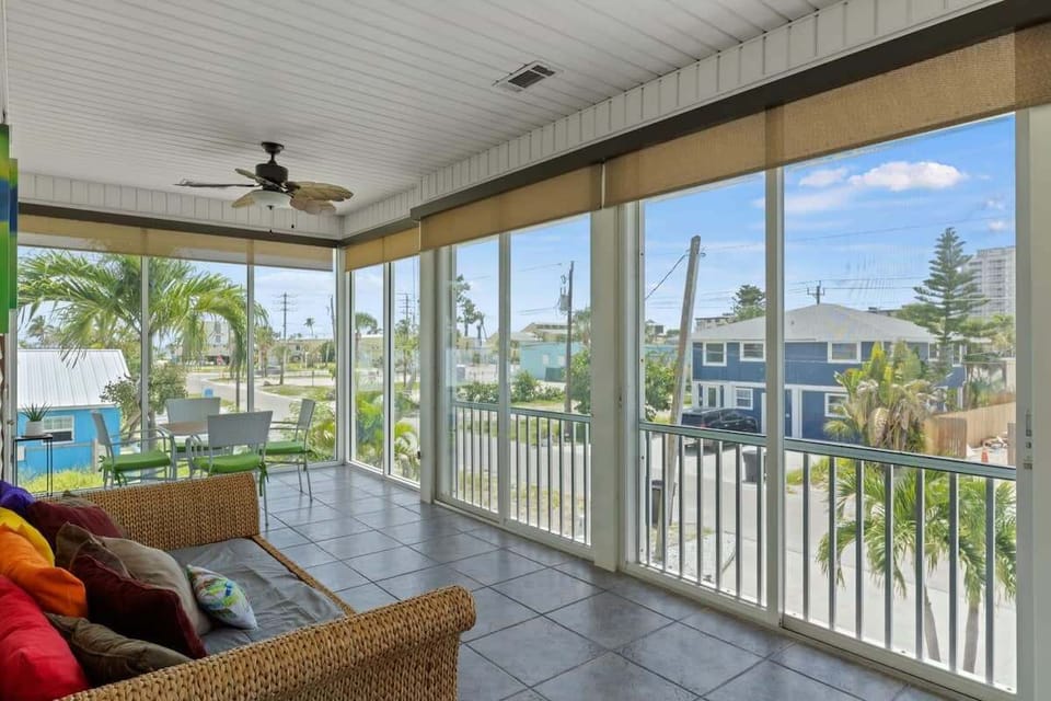 Front patio facing beach and Mango St.