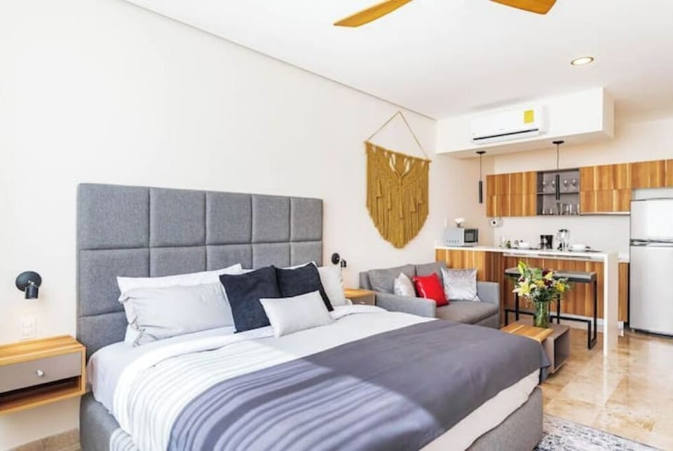 Tulum City Apartments - Casa Elena 
Acogedor estudio con cama king-size
