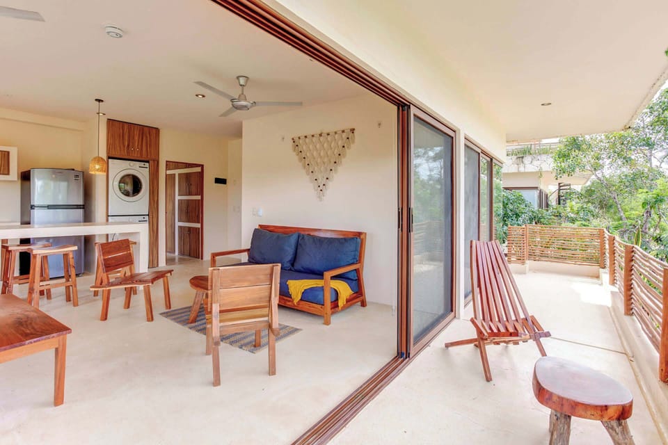 Open the doors to exy¡tend the living space and connect with nature