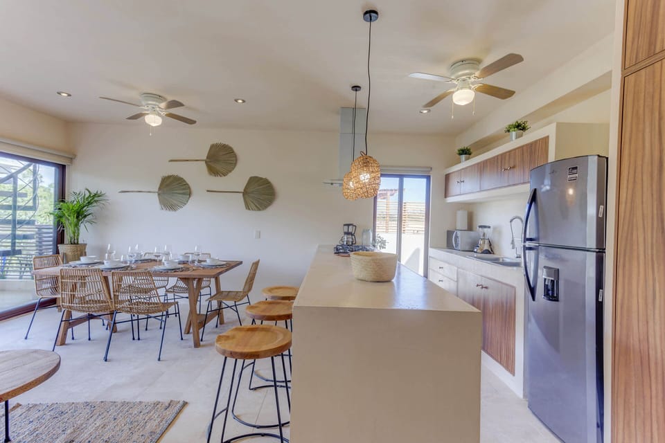 Both sides have kitchens!
