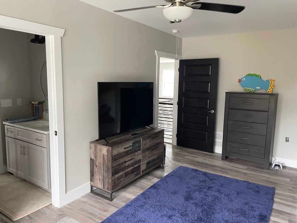 Bunk Room TV.  Great spot for movies or gaming when not on the lake