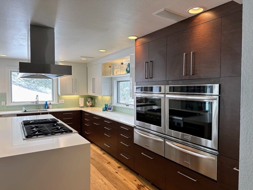 Double ovens and warming drawers in the kitchen