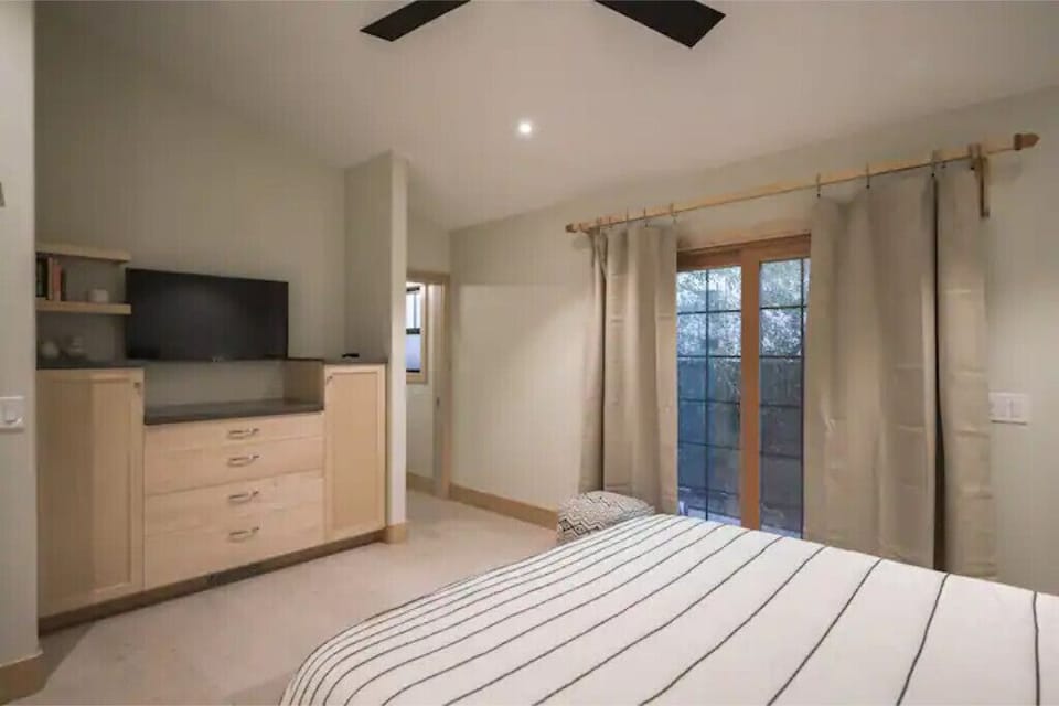 King Bedroom with TV