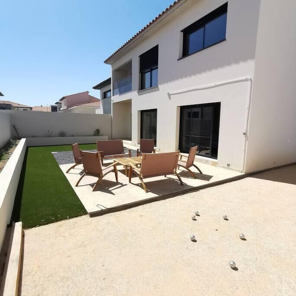 Garden lounge with sunshade