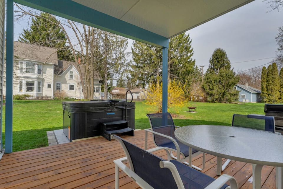 Soak up the good vibes. At Harbor Mist, our private hot tub gives you a front-row seat to total relaxation — bubbles, lake breezes, and absolutely zero responsibilities. Welcome to your chill era.