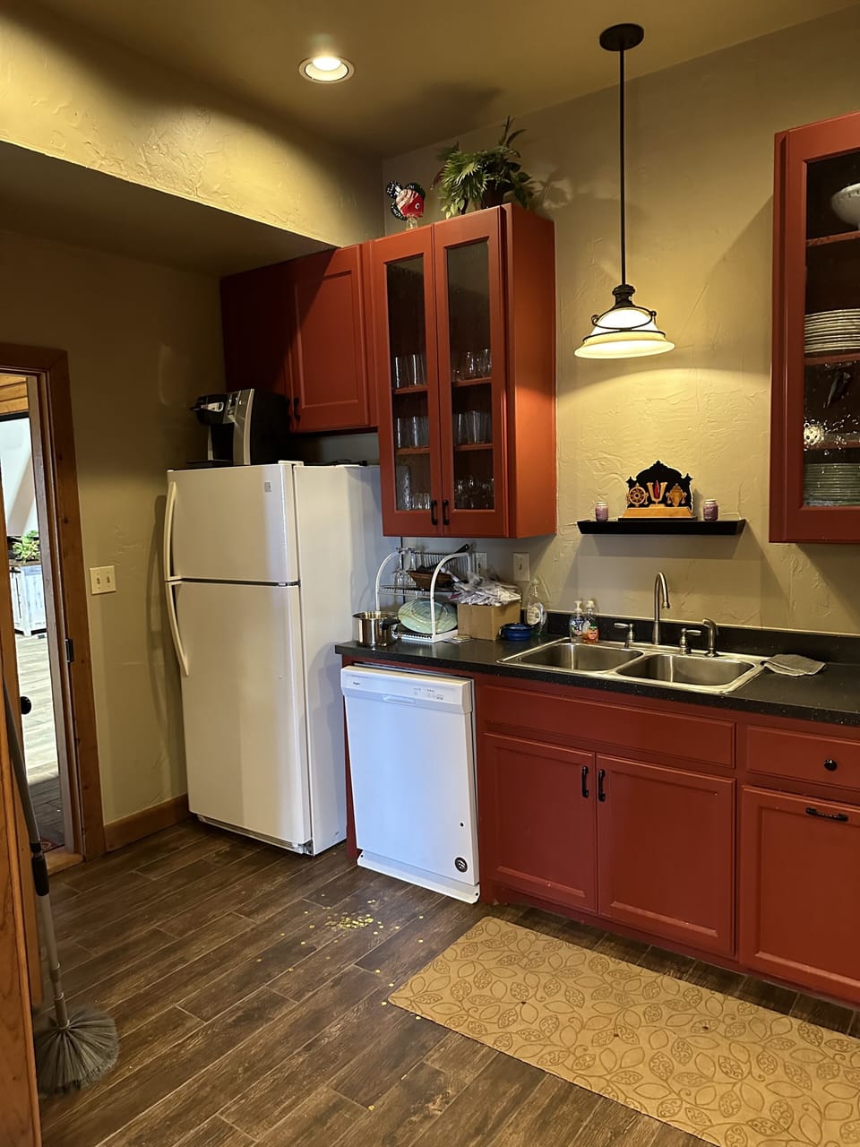 Refrigirator/kitchen area