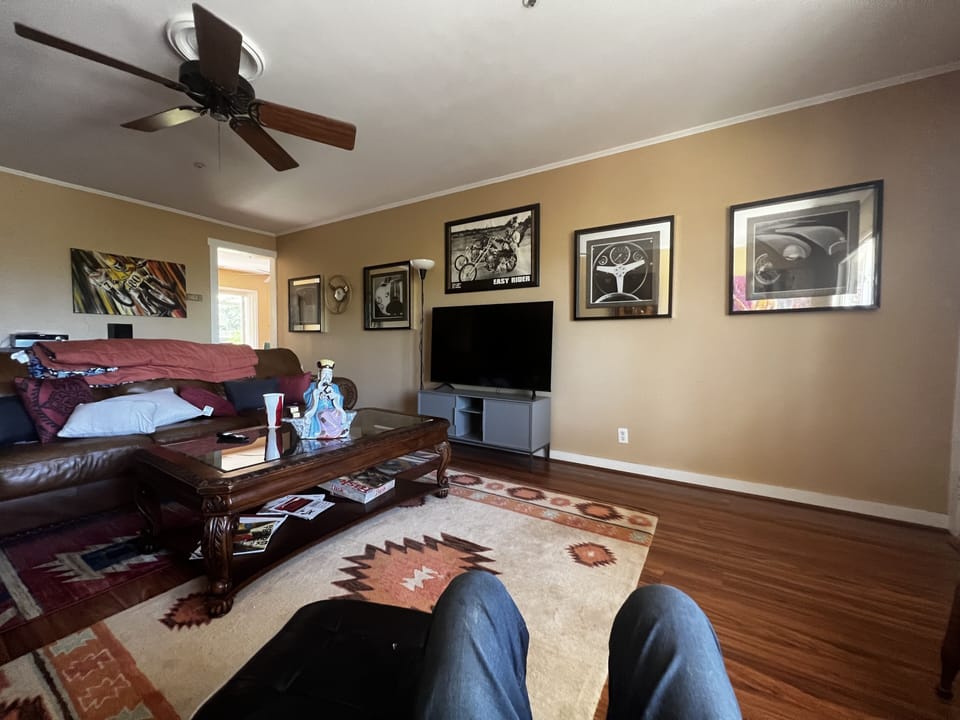 Living room
